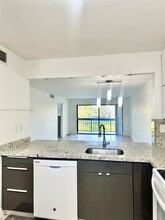 10315 NW 9th St Cir in Miami, FL - Building Photo - Building Photo
