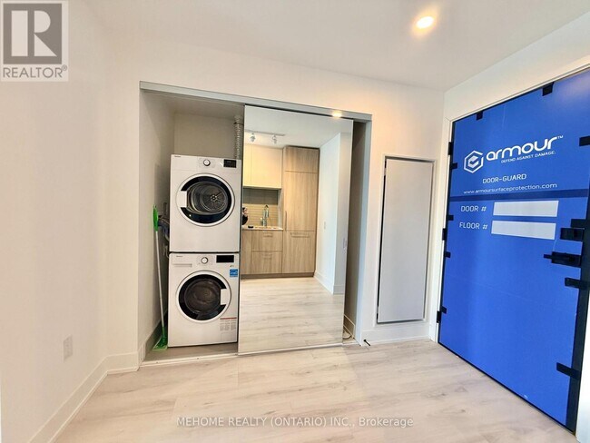 36 Olive Ave in Toronto, ON - Building Photo - Building Photo