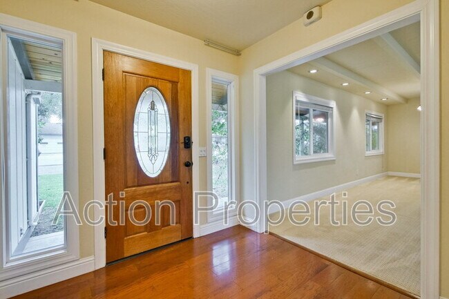 649 Hollingsworth Dr in Los Altos, CA - Building Photo - Building Photo