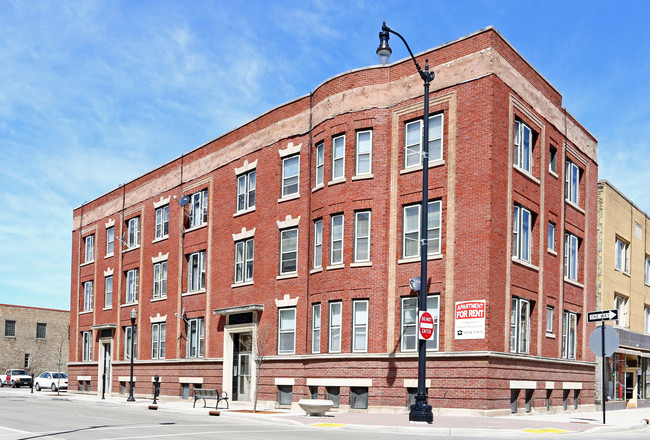 Proost in Racine, WI - Building Photo - Primary Photo