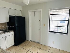 521 SW 9th St in Hallandale Beach, FL - Building Photo - Building Photo