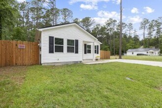 629 Walnut Dr in Jacksonville, NC - Building Photo - Building Photo