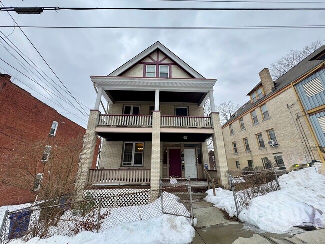 property at 5514 Broad St