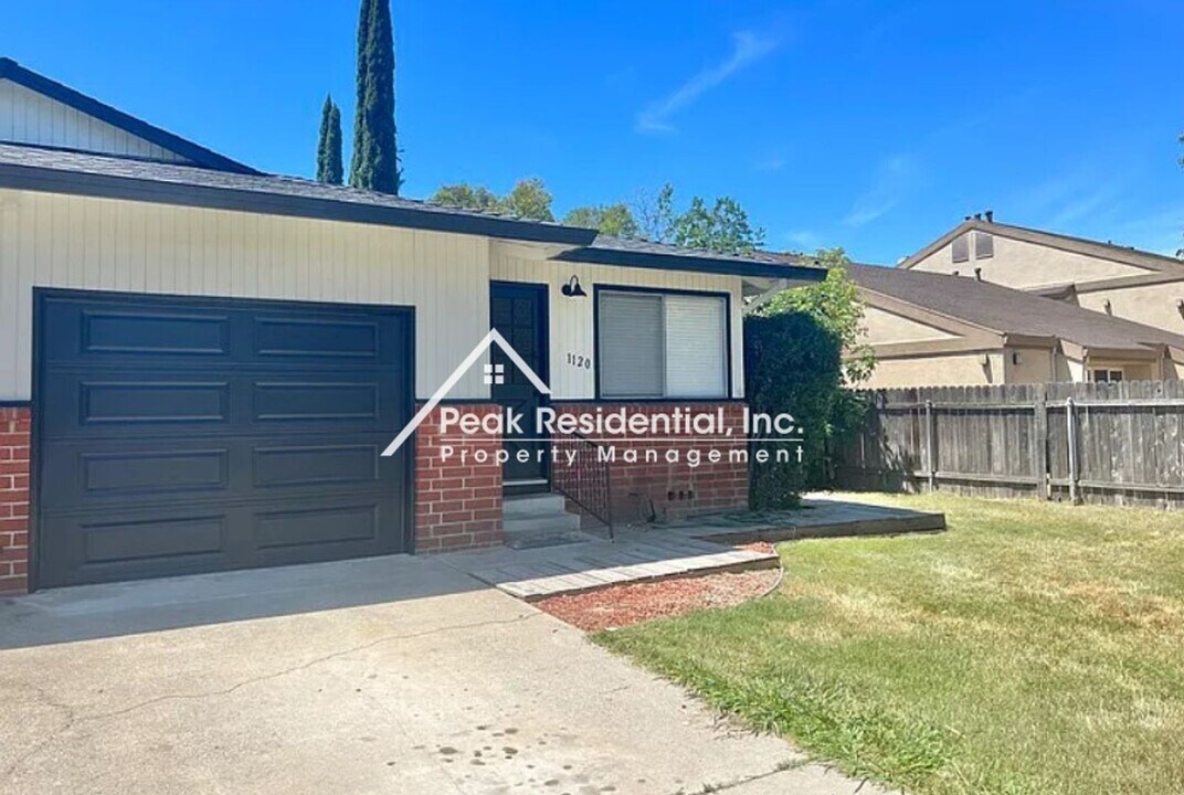 1120 Morton Ct in Sacramento, CA - Building Photo