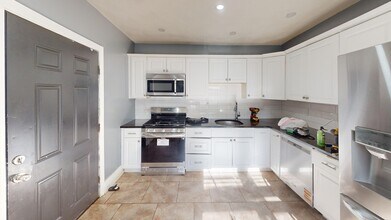 100 Malden St in Everett, MA - Building Photo - Building Photo