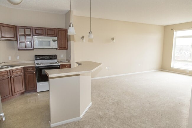 649 Old Hwy 8 NW in New Brighton, MN - Building Photo - Building Photo