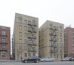 14715 Northern Blvd in Flushing, NY - Building Photo - Building Photo