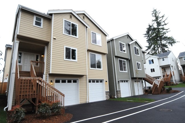 20040 15th Ave NE in Shoreline, WA - Foto de edificio - Building Photo