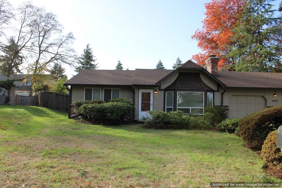 4114 80th Ave W in University Place, WA - Building Photo