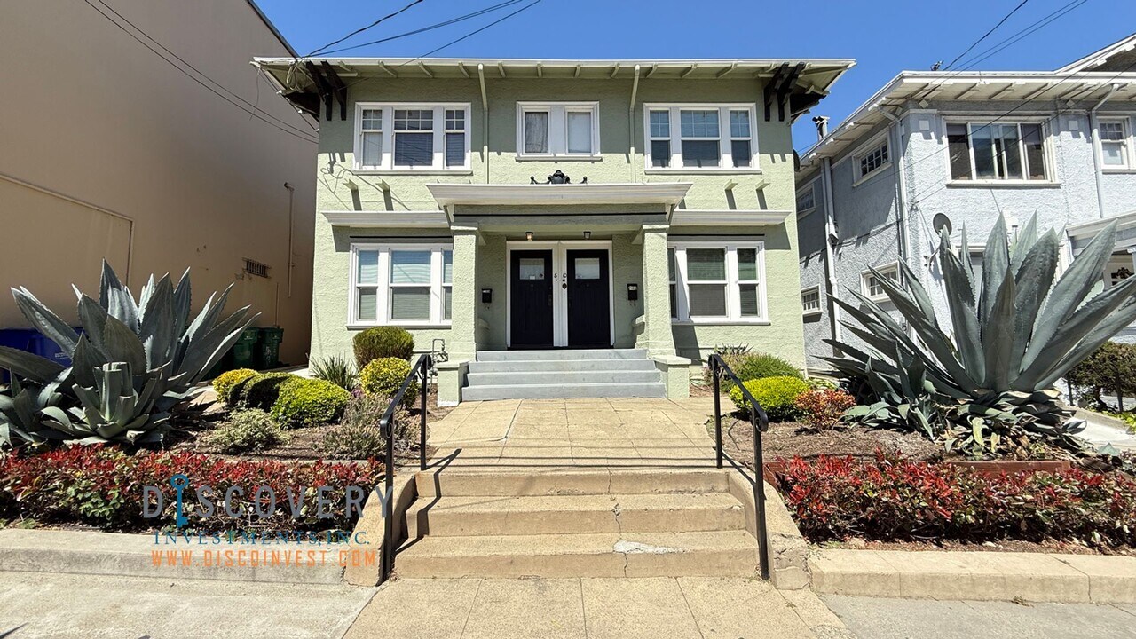 10 Linda Ave in Oakland, CA - Building Photo