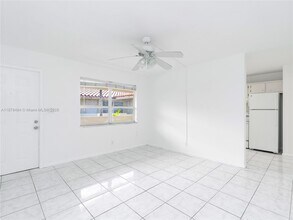 2025 Miami Rd in Fort Lauderdale, FL - Foto de edificio - Building Photo