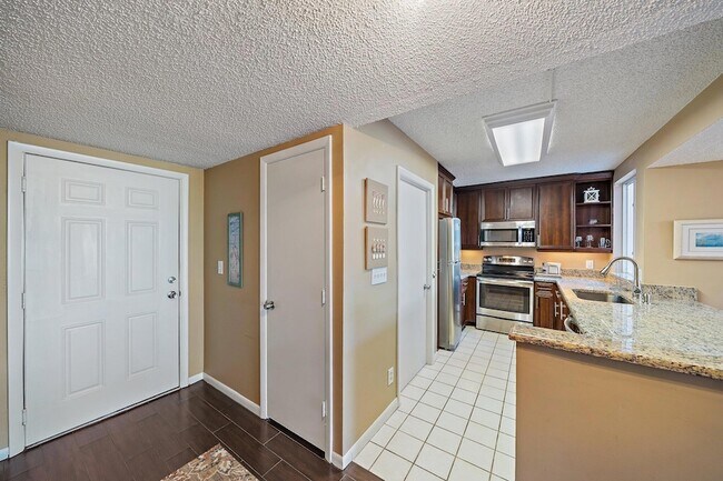 353 S US Hwy 1, Unit D106 in Jupiter, FL - Building Photo - Building Photo