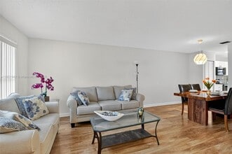 14076 S Forest Oak Cir in Davie, FL - Building Photo - Building Photo