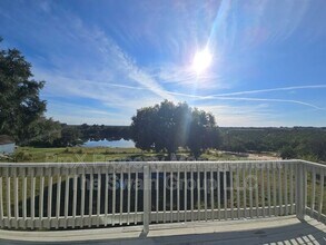 705 Lake Ada Blvd in Dundee, FL - Foto de edificio - Building Photo