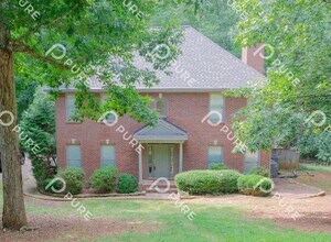 2411 Oakwood Ave NE in Huntsville, AL - Building Photo - Building Photo