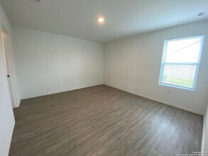 10126 Asta Trl in San Antonio, TX - Building Photo - Building Photo