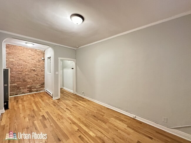 515 W Melrose St, Unit A05C in Chicago, IL - Foto de edificio - Building Photo