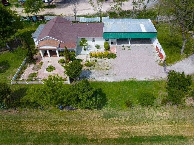 2543 Co Rd 332 in McKinney, TX - Foto de edificio - Building Photo