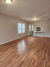 7 Rose St, Unit 7 Rose st in East Hartford, CT - Foto de edificio - Building Photo