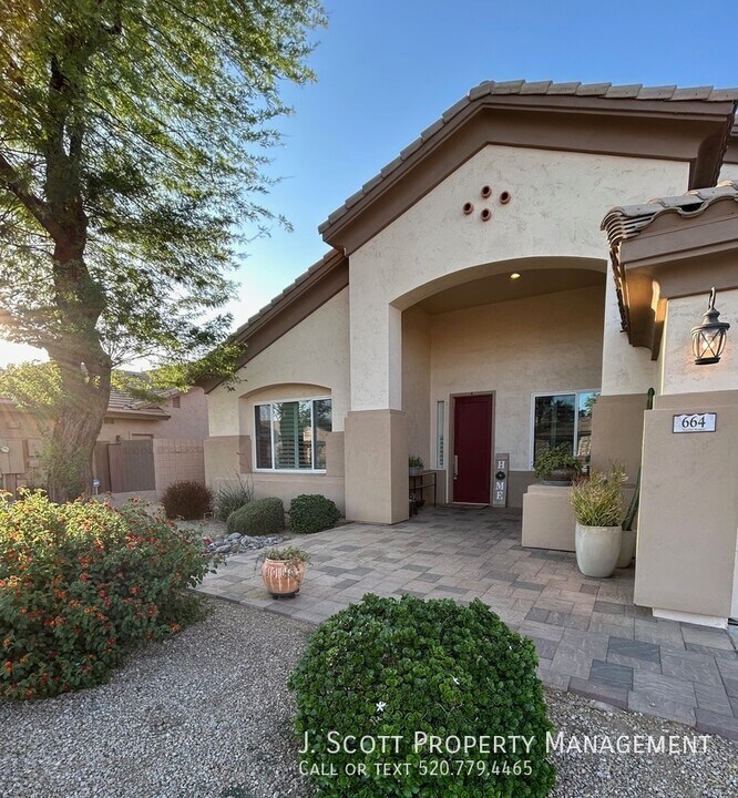 664 E Lowell Ave in Gilbert, AZ - Building Photo