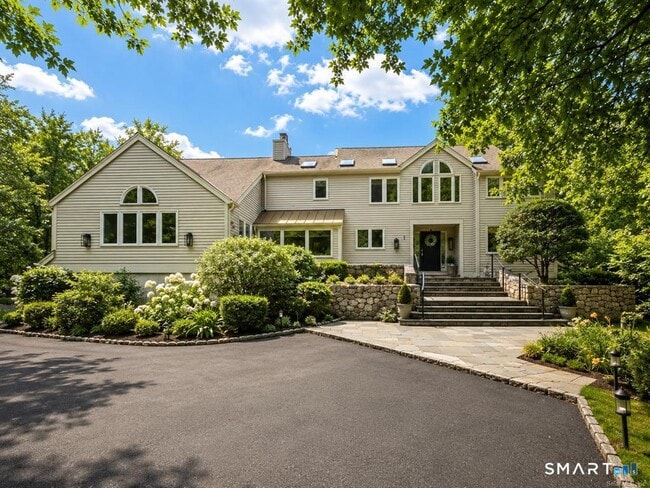 property at 2 Choctaw Ln