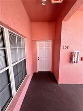 2120 Heron Lake Dr in Port Charlotte, FL - Building Photo - Building Photo