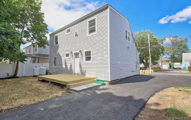 405 Ruth St in Bridgeport, CT - Building Photo - Building Photo