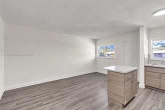 6034 Arthur St in Hollywood, FL - Building Photo - Building Photo