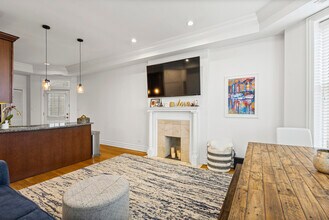 1709 N Crilly Ct in Chicago, IL - Building Photo - Building Photo