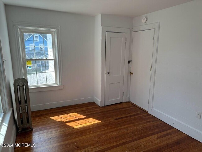 608 Park Pl Ave-Unit -3 in Bradley Beach, NJ - Building Photo - Building Photo