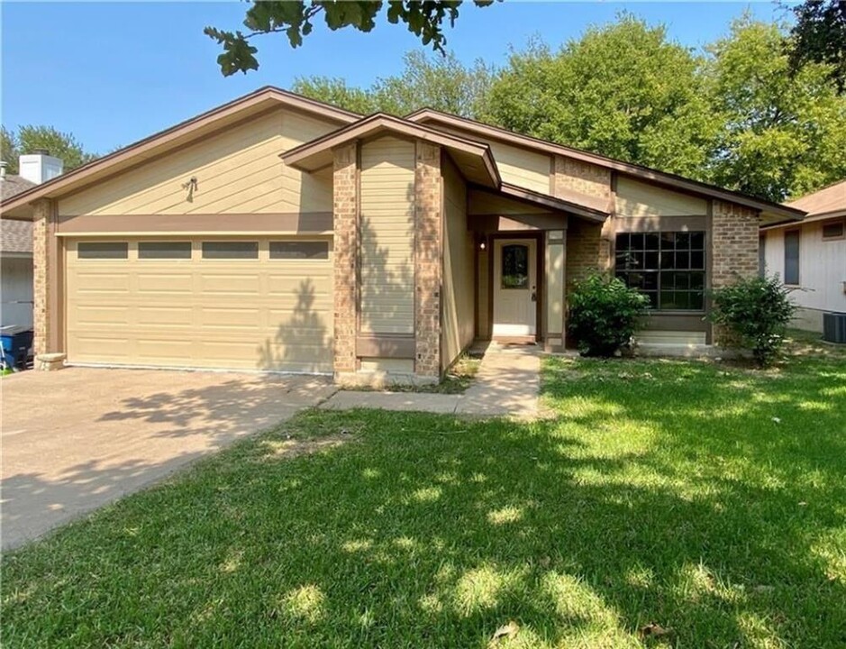 13009 Garfield Ln in Austin, TX - Building Photo