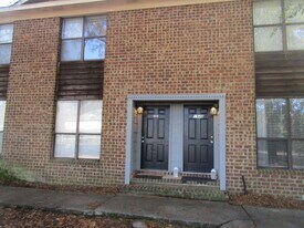 1944 Gion St in Sumter, SC - Building Photo