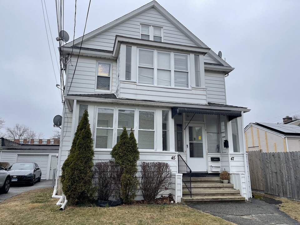 45 Randolph St in Stratford, CT - Building Photo