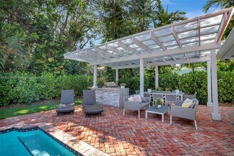 6640 Tarrega St in Coral Gables, FL - Building Photo - Building Photo