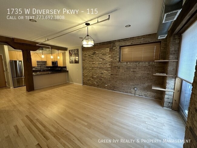 1735 W Diversey Pkwy in Chicago, IL - Building Photo - Building Photo