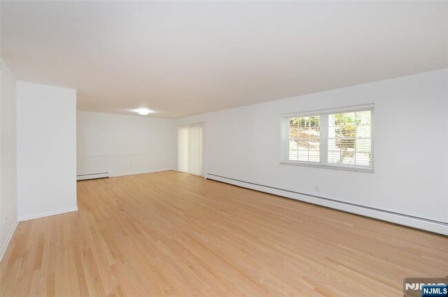 21-31-31 Ridge Rd in Ridgewood, NJ - Building Photo - Building Photo