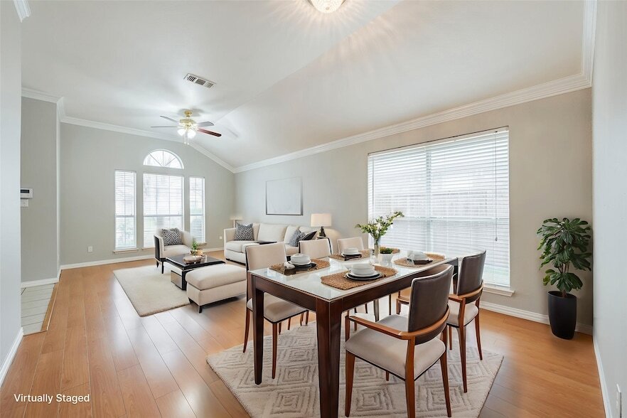 5900 Rising Meadow Dr in Arlington, TX - Foto de edificio