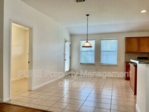 7833 Squirrel Hollow Dr in Georgetown, TX - Building Photo - Building Photo