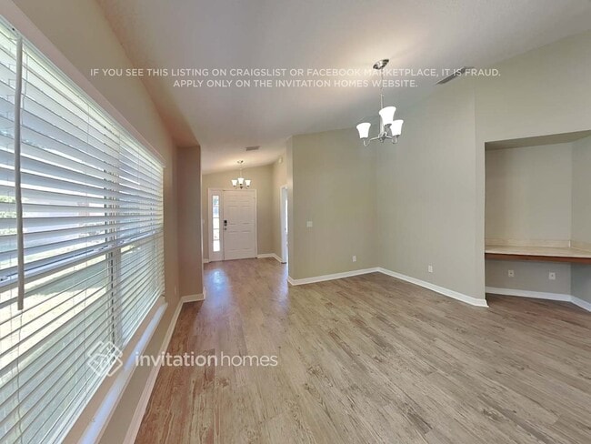 195 Dakota Ave in Groveland, FL - Foto de edificio - Building Photo