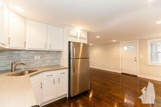 2602 N Racine Ave, Unit 2604-2 in Chicago, IL - Building Photo - Building Photo