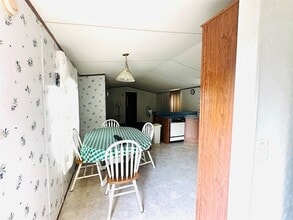 9012 Spruce St in Hitchcock, TX - Building Photo - Building Photo