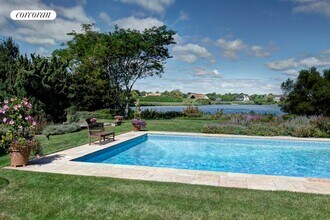 39 Pheasant Close S in Southampton, NY - Building Photo - Building Photo