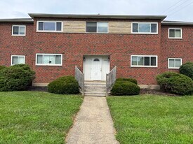 296 Glencross Ave, Unit 2 in Hamilton, OH - Building Photo