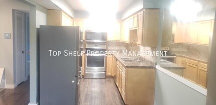 9513 University Ave in Clive, IA - Building Photo - Building Photo