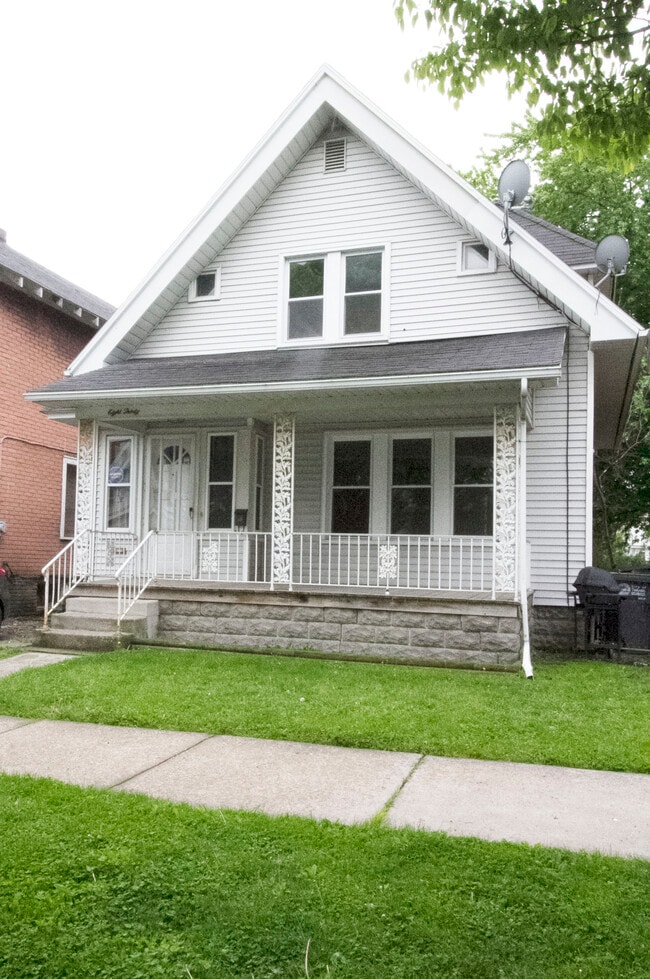 830 Homer Ave