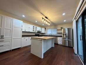 73 Arrowhead Cir in Ashland, MA - Building Photo - Building Photo