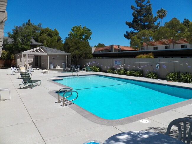 471 Northlake Dr in San Jose, CA - Building Photo - Building Photo