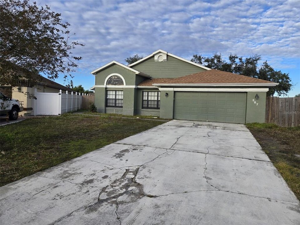 387 Blue Bayou Dr in Kissimmee, FL - Building Photo