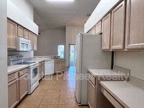 9007 Westbay Blvd in Tampa, FL - Foto de edificio - Building Photo