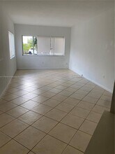 1185 Marseille Dr in Miami Beach, FL - Building Photo - Building Photo